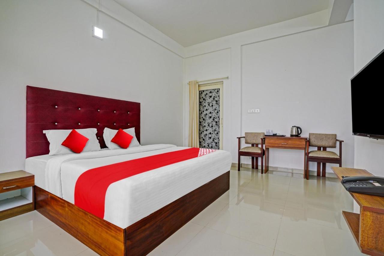 Hotel Oyo Flagship 81260 Star Lights Munnar Exterior foto